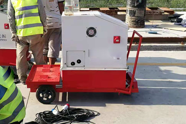 智能張拉設(shè)備廠家談橋梁伸縮縫的安裝，行車安它說了算？！